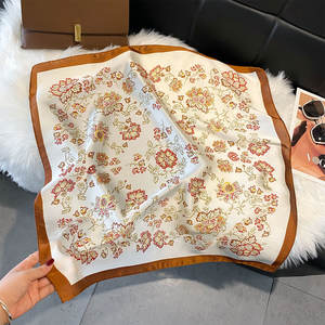 女性のためのファッション豪華な軽量スカーフ旅行マッチング花柄の多目的な正方形のスカーフレトロ70cm小さなスカーフ - Product Image 2