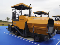 Machine à finir les routes RP453L facile à utiliser avec trémie de 12 tonnes pour les projets de petite taille continus