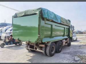 Camion Ribaltabile Usato a 12 Ruote Liberation J6P 375hp con Trazione 8X4 e Capacità di Carico di 45 Tonnellate - Product Image 6