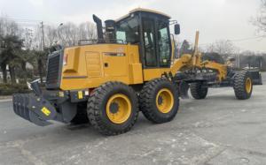 Niveleuse à moteur GR165 15000KG avec ripper et pelle à neige - Product Image 5