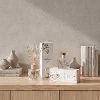 SHENTU Ensemble diffuseur à bâtonnets d'aromathérapie avec bouquet de fleurs séchées, en verre, sans BPA, sans alcool, fait main, 120 ml, parfum d'intérieur