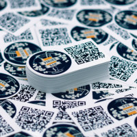 Autocollants en vinyle holographique résistant aux intempéries UV pour l'extérieur, autocollants de code-barres en PVC, impression personnalisée, découpe sur mesure, étiquette de code QR