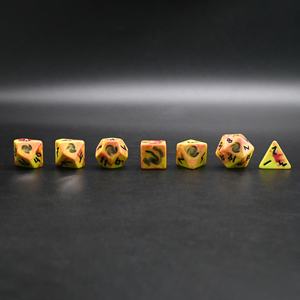 <span class=keywords><strong>Juego</strong></span> de dados Dnd personalizados de resina poliédrica con logotipo personalizado de esquina redonda D100 D4 D10 D8 D12 D20 D6 para juegos de rol - Product Image 6