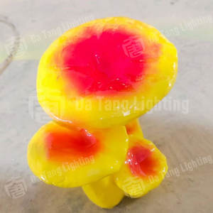 Lampe LED décorative en forme de champignon coloré et mignon, en résine FRP durable, pour jardin, parc et aménagement paysager extérieur - Product Image 6