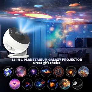 Projecteur LED rotatif à 360° Ciel Étoilé, Lampe Planétarium 13-en-1 (13 Films Spatiaux), Alimenté par Piles, Longueur Focale et Minuterie Réglables - Product Image 1