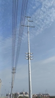 Tour de puissance monopolaire en acier tubulaire de mât de pylône de ligne de transmission électrique d'autosupport pour l'infrastructure de télécommunication
