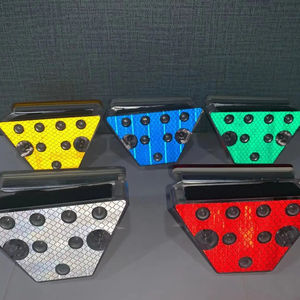 Traffic <span class=keywords><strong>Road</strong></span> Guardrail reflectante solar reflectante trapezoidal delineador luz intermitente <span class=keywords><strong>reflector</strong></span> solar delinator - Product Image 2