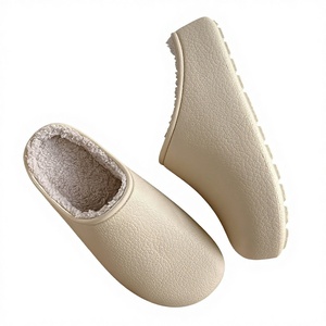 Chaussons d'hiver 2025 en coton chaud avec semelle EVA pour hommes et femmes, utilisation silencieuse sur sols en bois en intérieur - Product Image 1