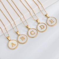 Collar de Acero Inoxidable con Iniciales de Nombre Joyería de Moda Chapada en Oro con Colgante de Letra del Alfabeto en Concha Natural Gargantilla para Mujer