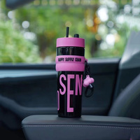 Gobelets étudiants en plastique grande capacité résistants à la chaleur avec pailles – Bouteilles de voyage portables pour le sport, répondant aux standards esthétiques élevés