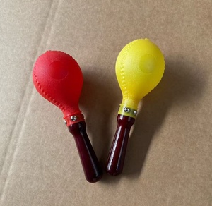 Maraca de PVC al por mayor con mango de madera para instrumentos de percusión, ideal para bodas, fiestas, Navidad y actuaciones musicales. - Product Image 4