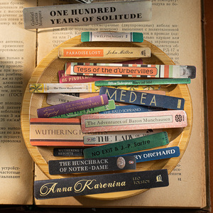 25 paquetes de 100 libros por paquete, pegatinas con temática literaria, materiales retro para diario personal - Product Image 1