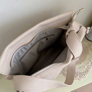 2025 Bolsos De Mujer de marca Premium bolsos de moda de lujo para mujer bolso de banda ancha suave para viajar cartero bolso de mano para mujer - Product Image 6