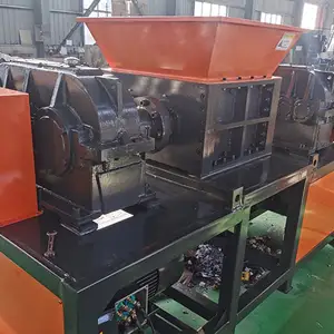 Hot Selling Tire Shredding Recycling Machine / Tyre Shredder With Low Price