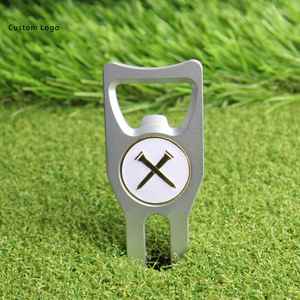 Outil de réparation de divots de golf en acier inoxydable avec ouvre-bouteille et marqueur de balle - Impression personnalisée pour événements d'entreprise - Product Image 1