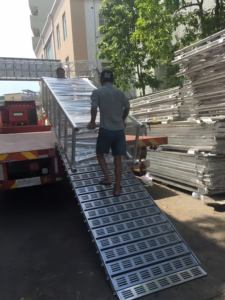 Rampa di Carico Portatile Omegatruss FR-1 in Alluminio Pieghevole Resistente e Impermeabile per Attrezzature da Palco (Nero/Argento) - Product Image 6