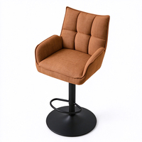 Tabouret de bar pivotant réglable marron avec revêtement en lin capitonné et repose-pieds pour comptoir de cuisine et salle à manger