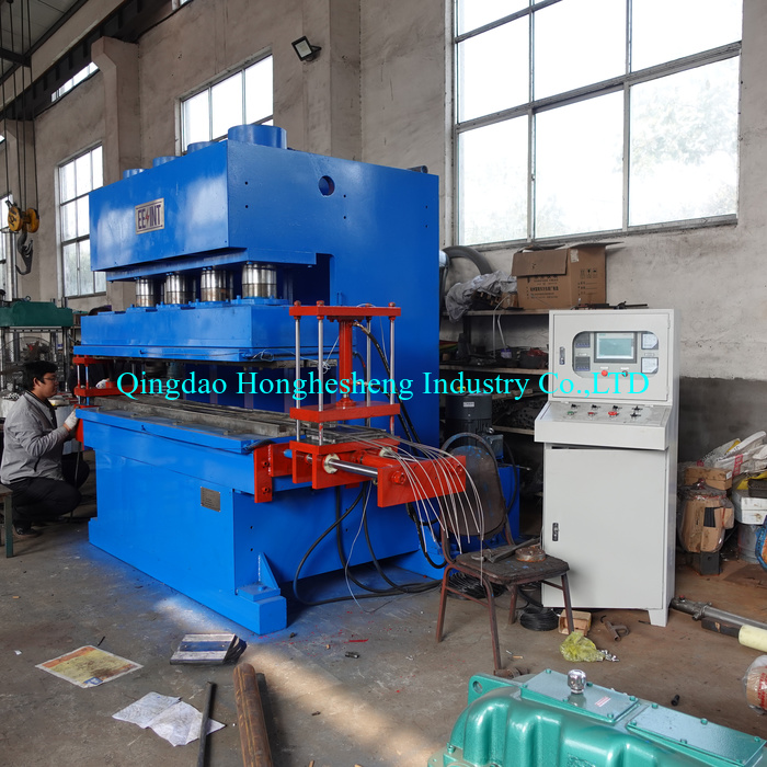 400Ton C type Conveying rubber block crawler vulcanizing machine