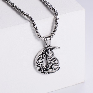 2022 new men E-commerce collana con ciondolo a mezza luna in acciaio al titanio Viking Howling Wolf - Product Image 4