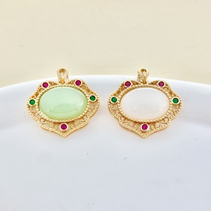 Colgante de Aleación de Cobre con Bisel de Piedra de Jade, Amuleto Unisex para Regalo, Origen Yiwu - Product Image 3