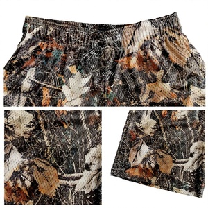 Shorts de sport décontractés respirants pour hommes en denim camouflage avec logo personnalisé, maille en dentelle, imprimé par sublimation, polyester, ceinture à diamants, printemps-été - Product Image 2