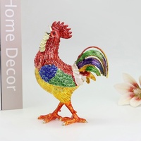 SHINNYGIFTS Cadeau du Nouvel An Figurine de Coq en Métal Peinte Ornement de Bureau Feng Shui