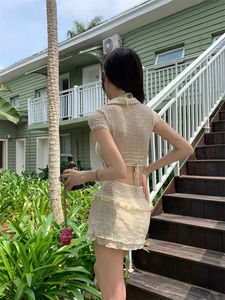 ชุดว่ายน้ำสองชิ้นสำหรับผู้หญิงชุดว่ายน้ำชายหาด3ชิ้นสีขาวสไตล์เกาหลีพร้อมกระโปรงและคาร์ดิแกน - Product Image 1