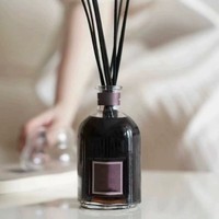 Diffuseur d'huiles essentielles écologique sans flamme à libération stable de parfum avec bâtonnets en rotin naturel pour la décoration de chambre