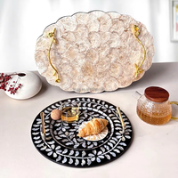 Assiette décorative de luxe léger de style français, écologique, faite à la main, en coquillage, avec poignée et bordure florale, pour la maison