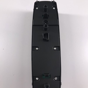 สวิตช์ประตูเมอร์เซเดส-เบนซ์ W164 A2518300290 ปุ่มกดเข้าแบบไร้กุญแจ 12V ระบบล็อคกลางแบบพลาสติก - Product Image 4