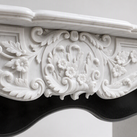 Cheminée sculptée en marbre blanc, style européen, avec relief floral, colonne acanthe, manteau de cheminée, décoration intérieure de luxe pour villa, hôtel, salon