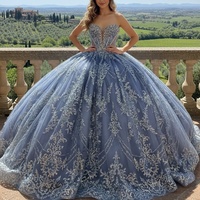 Robe de bal de Quinceañera bleue moderne, longue jusqu'au sol, avec traîne cathédrale/royale, décorations en dentelle, grande taille, pour femme, tenue de soirée formelle