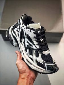 Factory-made Brand <b>Round</b>-toe Sock Casual Sports Shoes with <b>Cushioning</b> Net Upper Classic Retro Design Fashionable Walking Shoes - Product Image 2