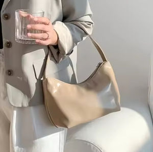 Nouveaux sacs à main pour femmes à la mode Sacs à main en cuir haut de gamme au design personnalisé - Product Image 1