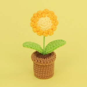 Planta de margarita de ganchillo terminada, arreglo floral artificial realista, regalo decorativo y adorno (tamaño pequeño) - Product Image 6