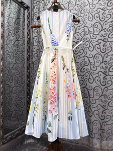 Abito Lungo di Alta Qualità Nuovo Stile Estate 2026 da Donna Dolce Floreale Blu a Righe Senza Maniche Lungo Maxi da Festa di Lusso con Cintura - Product Image 6