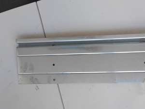 Socle de <span class=keywords><strong>sol</strong></span> FHA-7 de 1/2 pouce, design moderne, acier galvanisé pour usage hôtelier - Product Image 3