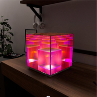 Chambre à coucher moderne, salon décoré avec acrylique arc-en-ciel, lampe de table personnalisée rubik's Cube LED