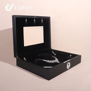 Производитель Yadao, роскошная черная квадратная шкатулка для ювелирных изделий с блокировкой отпечатков пальцев, шкатулка для ювелирных изделий из искусственной кожи с логотипом, большое ожерелье, шкатулка для ювелирных изделий - Product Image 1
