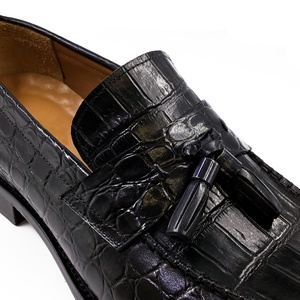 Chaussures habillées Oxford en cuir véritable de haute qualité, fabriquées à la main en Italie, avec logo personnalisé, pour le bureau et les occasions professionnelles, collection automne. - Product Image 6