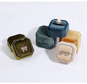 Boîte à bijoux de luxe personnalisée avec logo sur mesure, pour collier, bracelet, boucles d'oreilles, bague, emballage en velours, vente en gros - Product Image 3