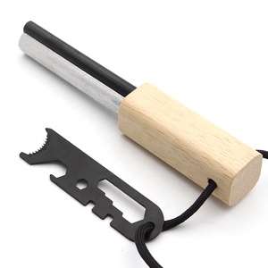 Meilleur allume-feu d'urgence en magnésium avec manche en bois, étanche, pour la survie, avec grattoir multi-outils - Product Image 6