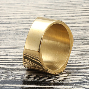 Bague pour homme en or avec émeraude, sertie en clos, forme couronne, style rétro punk, cadeau de bijoux - Product Image 2