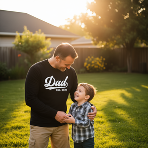 Camiseta de manga larga Dad Est 2026, promocionada como Dad Daddy Established 2026 - Product Image 3