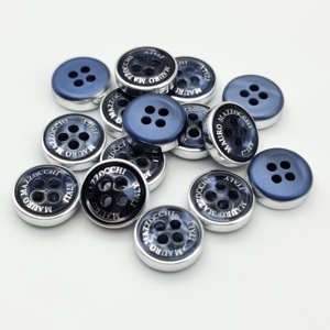 Nhà Máy bán hàng bán buôn Logo UV mạ thời trang chất lượng cao nhựa Vòng 4 lỗ người đàn ông áo sơ mi nút - Product Image 3