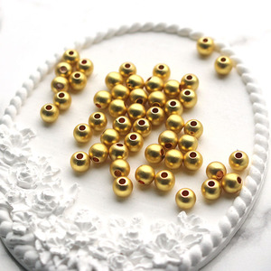 황동 <span class=keywords><strong>2mm</strong></span> 3mm 4mm 느슨한 비즈 매트 골드 라운드 금속 스페이서 비즈 DIY 쥬얼리 만들기 - Product Image 2
