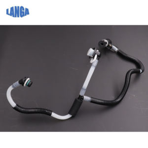 6120703232 A6120703232 pour <span class=keywords><strong>Mercedes</strong></span> W163 <span class=keywords><strong>ML</strong></span> <span class=keywords><strong>270</strong></span> <span class=keywords><strong>CDI</strong></span> Diesel Tuyau de carburant Câble d'alimentation Tuyau de carburant - Product Image 1