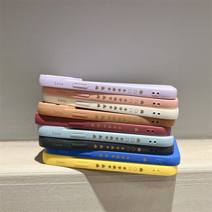 Funda para Teléfono Móvil con Corazón Dorado de Moda INS para <span class=keywords><strong>iPhone</strong></span> 16 Pro Max 15 Plus 14Pro 13 12 11 XS XR 7 Plus, Cubierta Trasera Suave de TPU - Product Image 5
