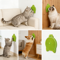 Couvre-boîte multifonction en silicone de qualité alimentaire pour animaux de compagnie avec brosse, cuillère et grattoir pour boîte de nourriture humide pour chat et chien