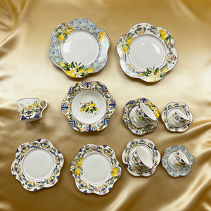 Juego de Vajilla de Porcelana Vintage con Borde Festoneado en Azul y Amarillo con Diseño Floral de Limones para <span class=keywords><strong>Brunch</strong></span> de Verano y Reuniones de Estilo Mediterráneo - Product Image 1